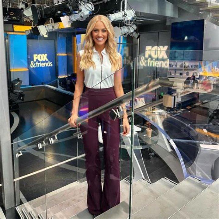 Unpacking the Public's Curiosity: What We Know About Carly Simpkins Fox News Height
